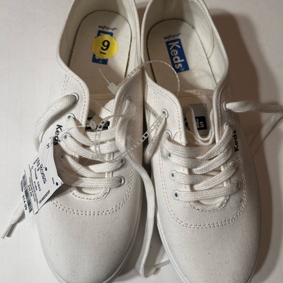 Keds Off-White Canvas Lace-Up Shoes - Picture 3 of 11